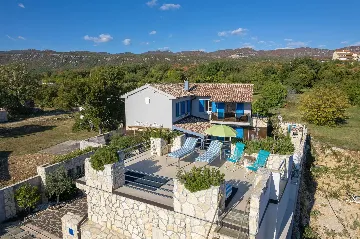 4-Bedroom Villa with Pool and Terrace in Novi Vinodolski