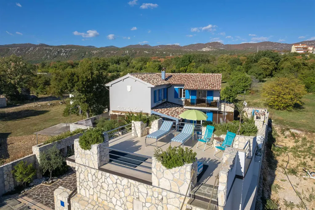 4-Bedroom Villa with Pool and Terrace in Novi Vinodolski