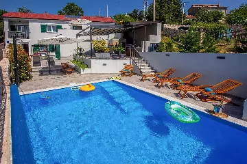 4-Bedroom Villa with Pool and Sea Views in Hreljin