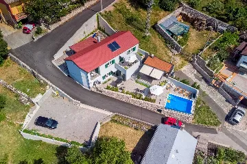 4-Bedroom Villa with Pool and Sea Views in Hreljin