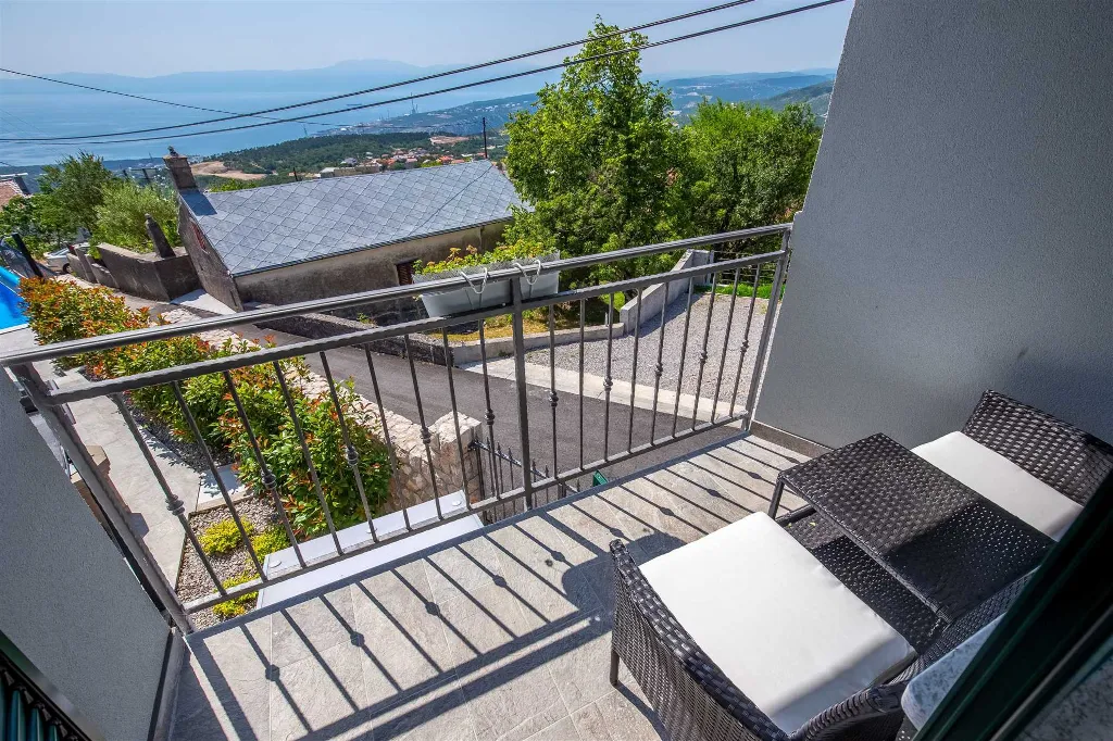 4-Bedroom Villa with Pool and Sea Views in Hreljin