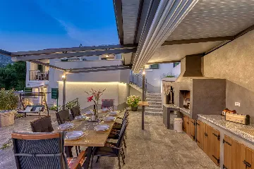 4-Bedroom Villa with Pool and Sea Views in Hreljin