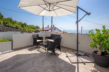 4-Bedroom Villa with Pool and Sea Views in Hreljin