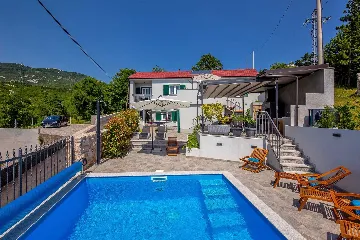 4-Bedroom Villa with Pool and Sea Views in Hreljin