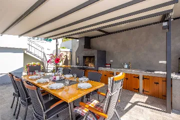 4-Bedroom Villa with Pool and Sea Views in Hreljin