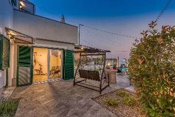 4-Bedroom Villa with Pool and Sea Views in Hreljin