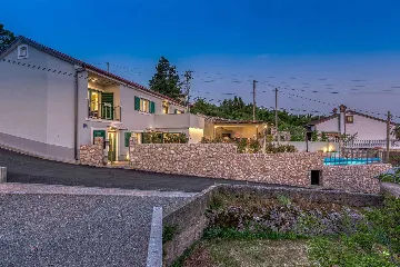 4-Bedroom Villa with Pool and Sea Views in Hreljin