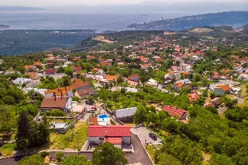 4-Bedroom Villa with Pool and Sea Views in Hreljin