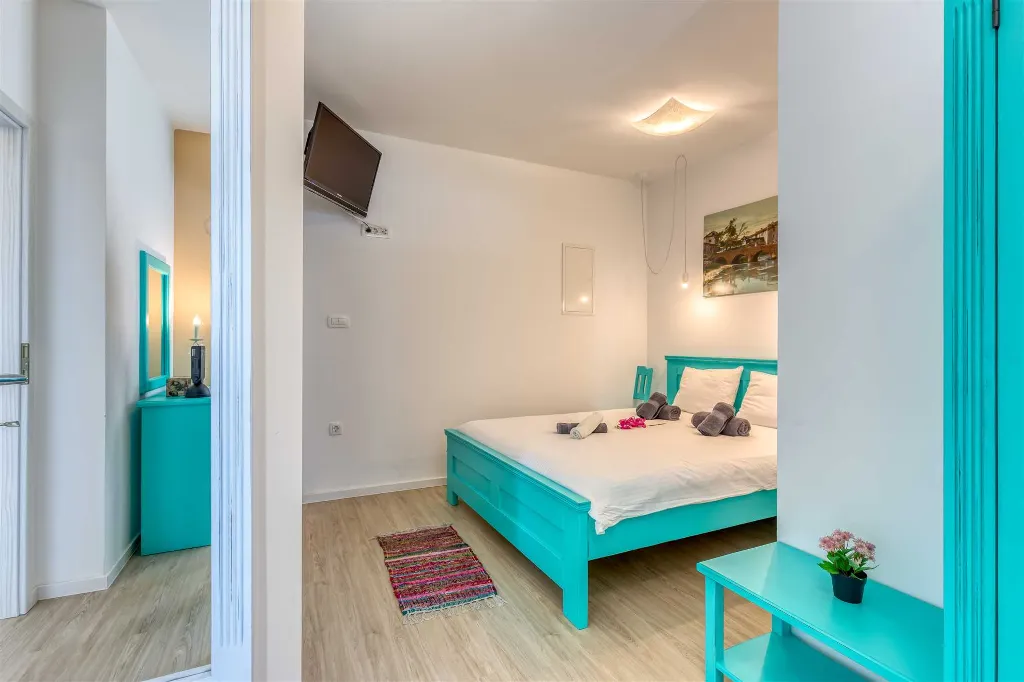4-Bedroom Villa with Pool and Sea Views in Hreljin