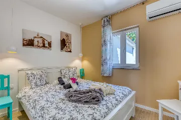 4-Bedroom Villa with Pool and Sea Views in Hreljin