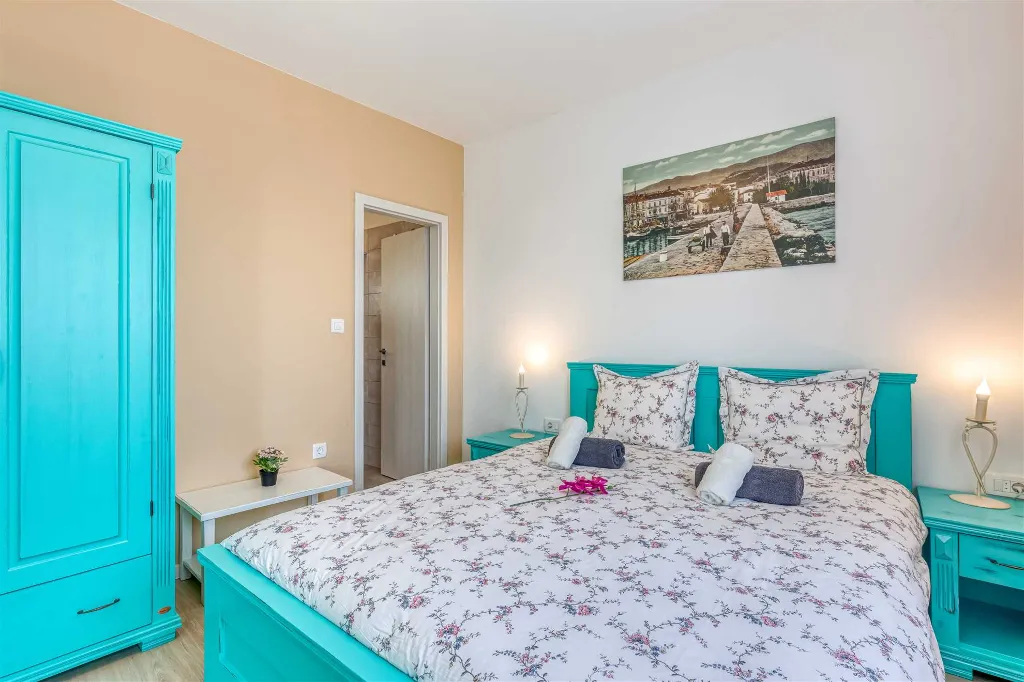 4-Bedroom Villa with Pool and Sea Views in Hreljin