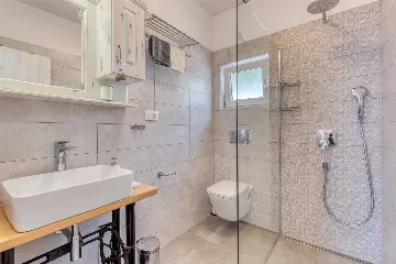 4-Bedroom Villa with Pool and Sea Views in Hreljin