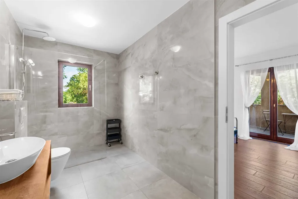 Porec Villa with Pool & Space for 16