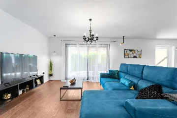 Porec Villa with Pool & Space for 16