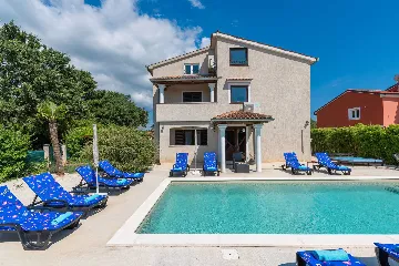 Porec Villa with Pool & Space for 16