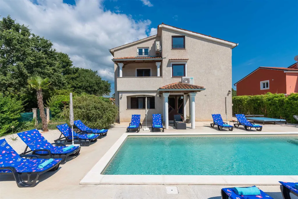 Porec Villa with Pool & Space for 16