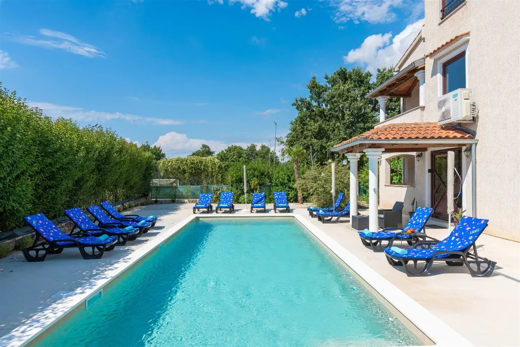 Porec Villa with Pool & Space for 16
