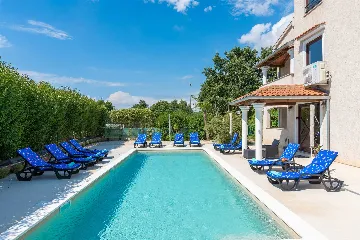 Porec Villa with Pool & Space for 16