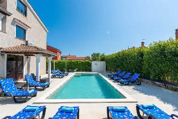 Porec Villa with Pool & Space for 16