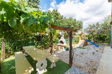 Porec Villa with Pool & Space for 16