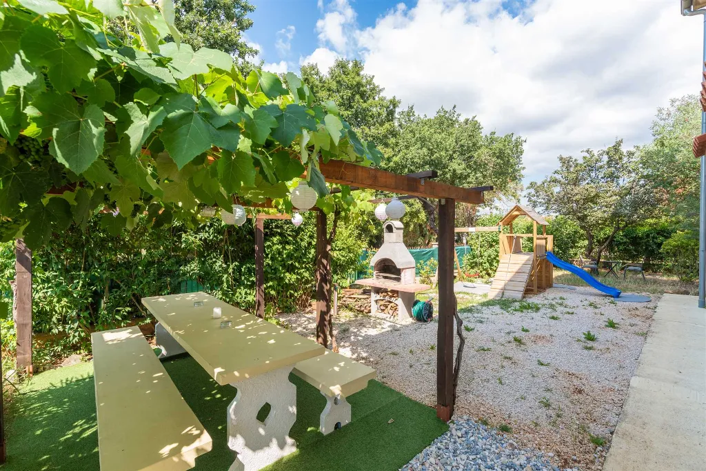 Porec Villa with Pool & Space for 16