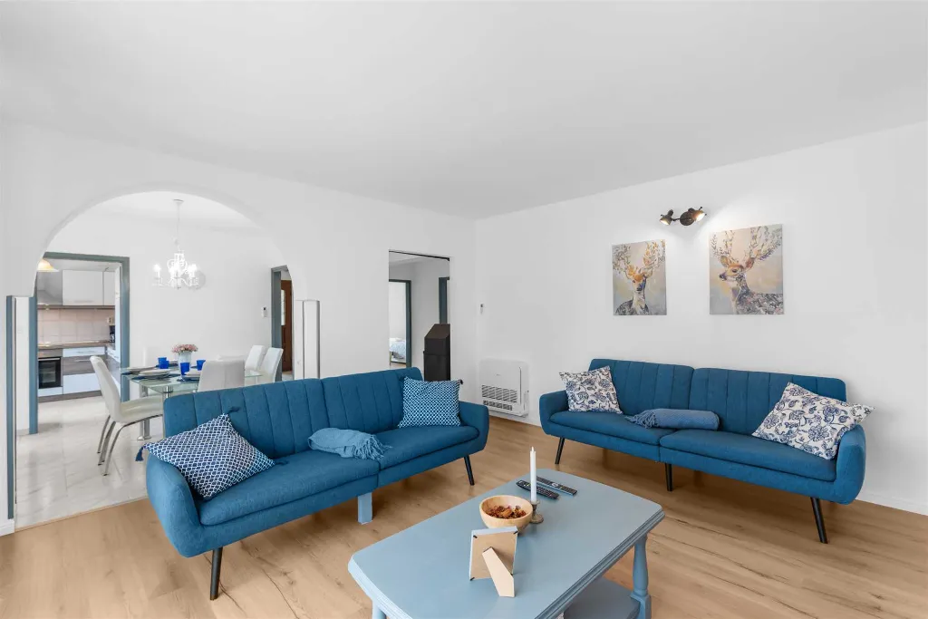 Porec Villa with Pool & Space for 16