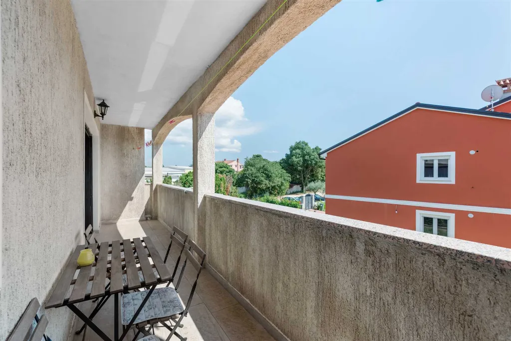 Porec Villa with Pool & Space for 16