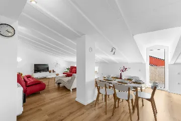 Porec Villa with Pool & Space for 16