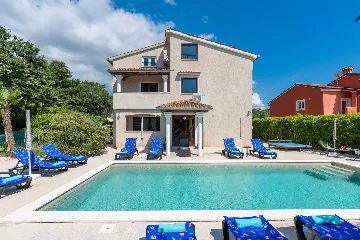 Porec Villa with Pool & Space for 16