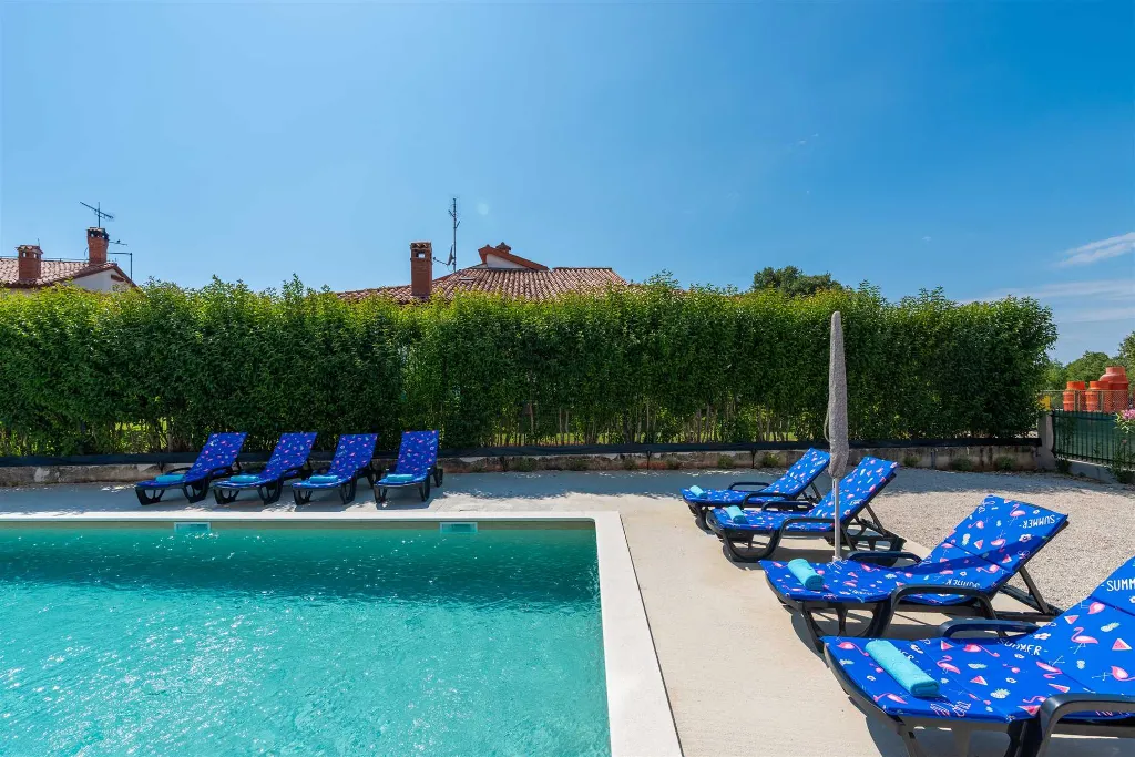Porec Villa with Pool & Space for 16