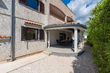 Porec Villa with Pool & Space for 16