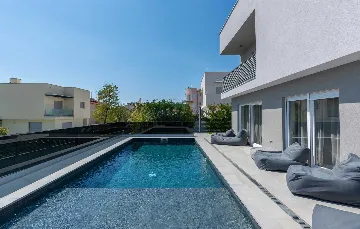 Villa with Private Heated Pool in Novigrad