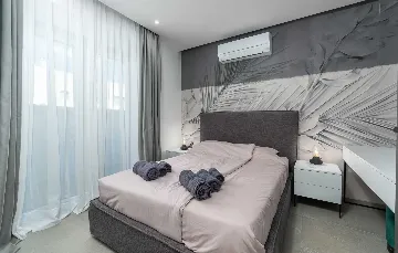 Villa with Private Heated Pool in Novigrad