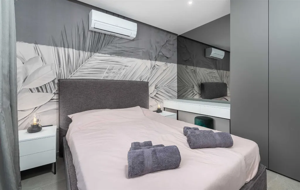 Villa with Private Heated Pool in Novigrad