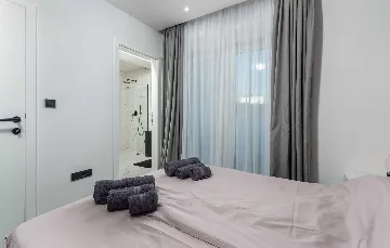 Villa with Private Heated Pool in Novigrad