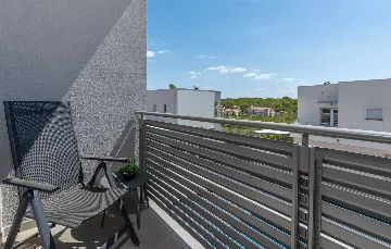 Villa with Private Heated Pool in Novigrad