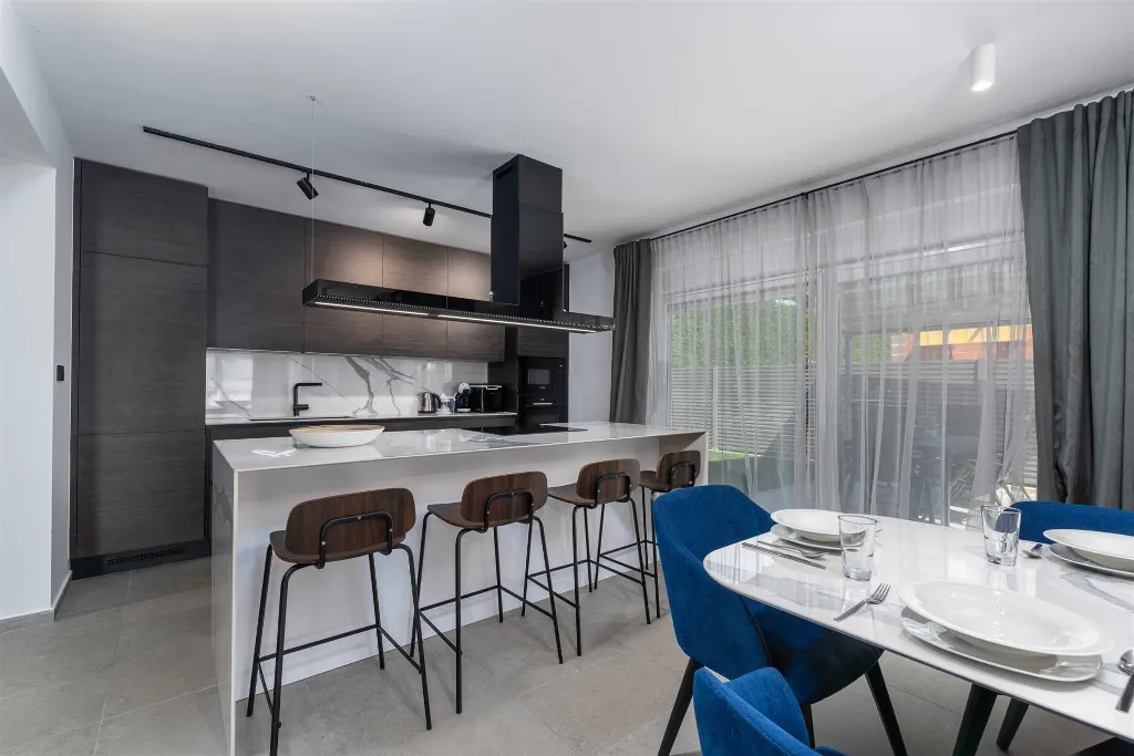 Villa with Private Heated Pool in Novigrad