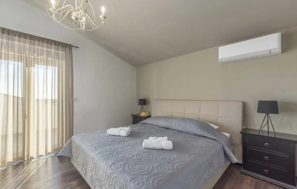4-Bedroom Villa with Private Pool in Kaštelir