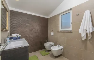 4-Bedroom Villa with Private Pool in Kaštelir