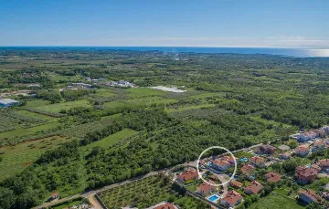 4-Bedroom Villa with Private Pool in Kaštelir