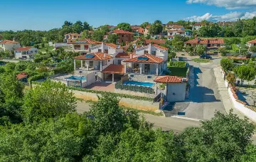4-Bedroom Villa with Private Pool in Kaštelir