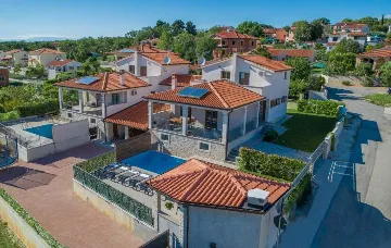 4-Bedroom Villa with Private Pool in Kaštelir