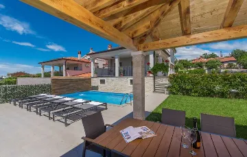 4-Bedroom Villa with Private Pool in Kaštelir