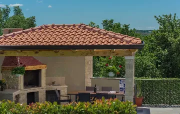 4-Bedroom Villa with Private Pool in Kaštelir