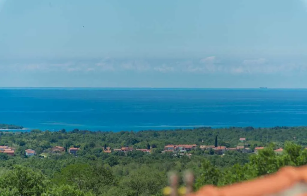 4-Bedroom Villa with Private Pool in Kaštelir