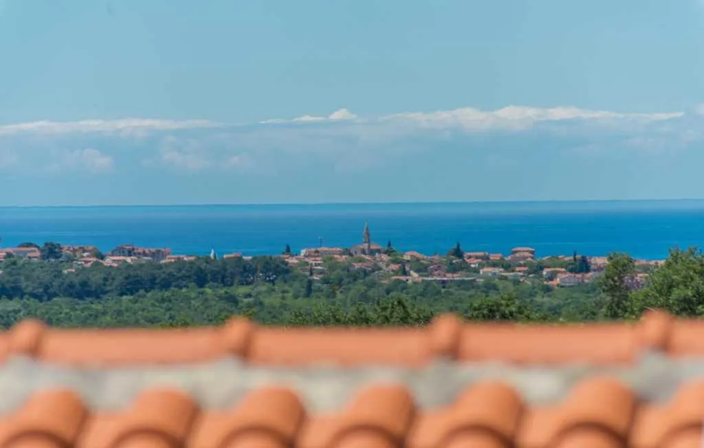 4-Bedroom Villa with Private Pool in Kaštelir