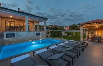 4-Bedroom Villa with Private Pool in Kaštelir