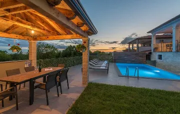 4-Bedroom Villa with Private Pool in Kaštelir