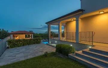 4-Bedroom Villa with Private Pool in Kaštelir