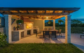 4-Bedroom Villa with Private Pool in Kaštelir